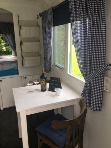 Shepherds Hut Остворне Экстерьер фото